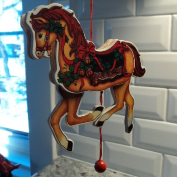 vintage Christmas wooden pull string ornament - Picture 1 of 3